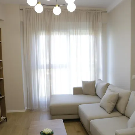 Boulevard View Appartement Tirana
