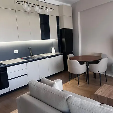 Boulevard View Appartement Tirana